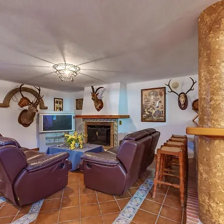 Angeles Holiday home *